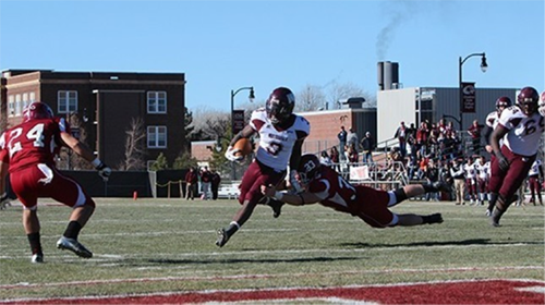 Running back Khiry Robinson(#3) breaks a tackle on a run Photo courtesy- www.gobuffsgo.com